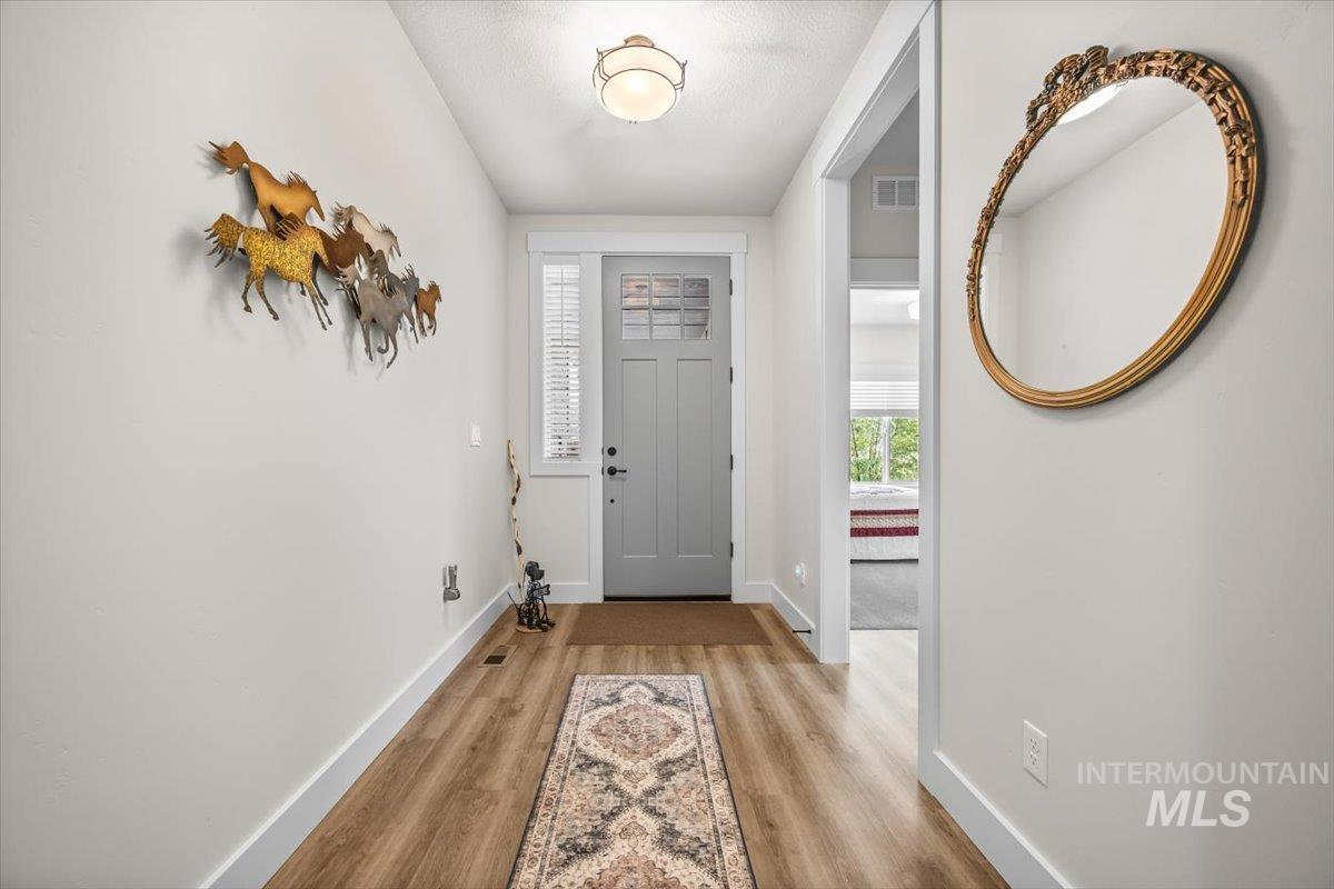 1529 N Parkshire Way