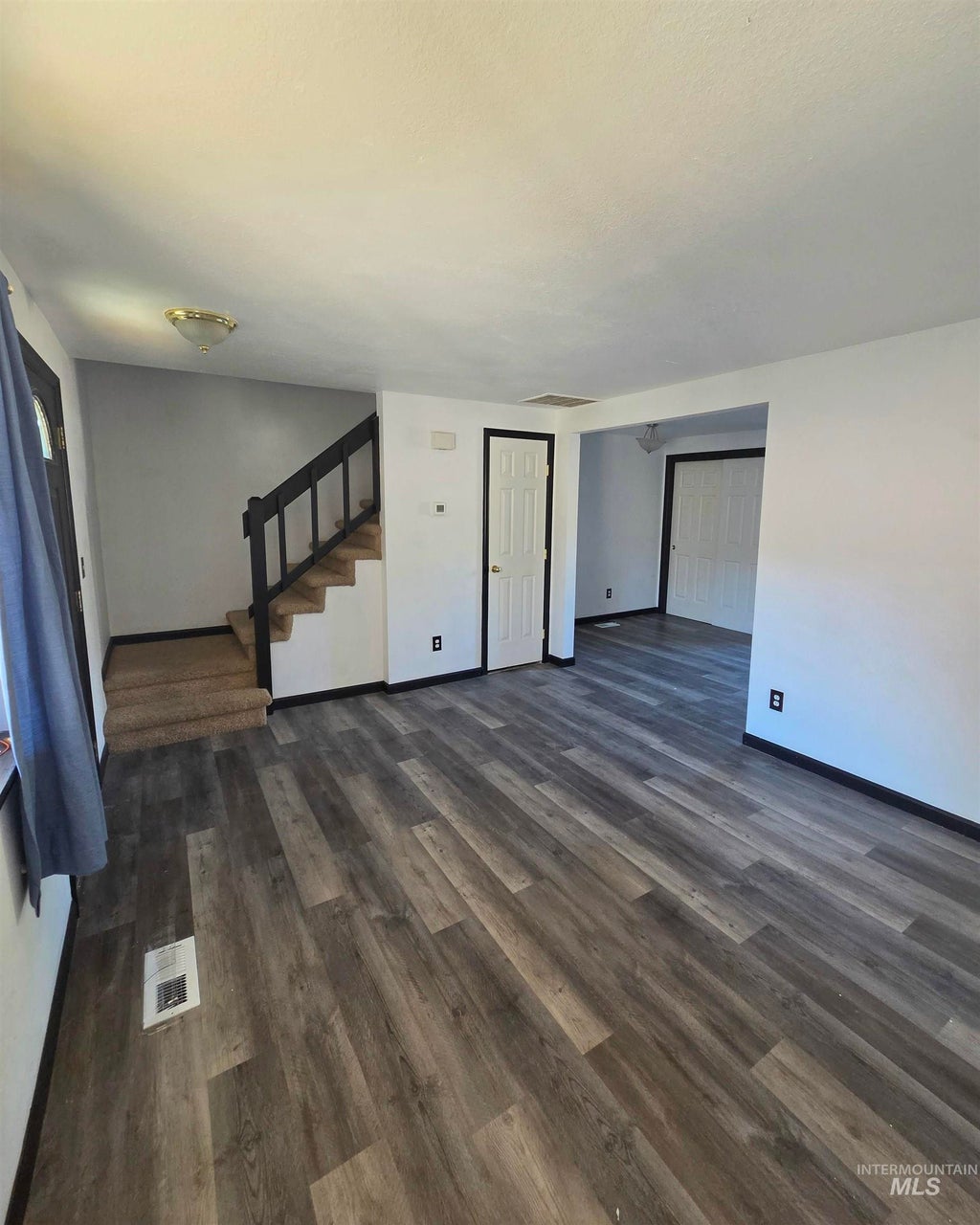 Photo of 8586 W Rifleman St, Boise, ID 83704 (MLS # 99003354)