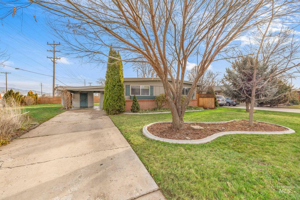 Photo of 18 S Franklin Park, Boise, ID 83709 (MLS # 98970019)