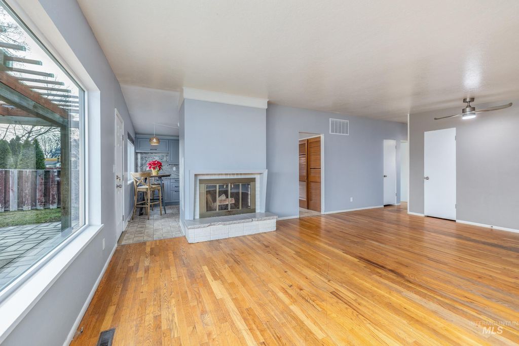 Photo of 18 S Franklin Park, Boise, ID 83709 (MLS # 98970019)