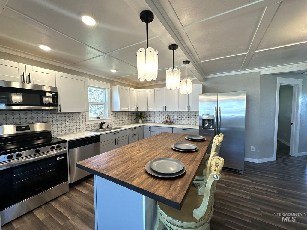 Photo of 5562 95 Spur Hwy, Ontario, OR 97914 (MLS # 98980745)