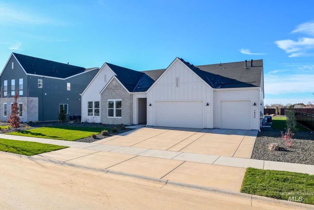 Photo of 1435 N Shelby Ave, Eagle, ID 83616 (MLS # 98968959)