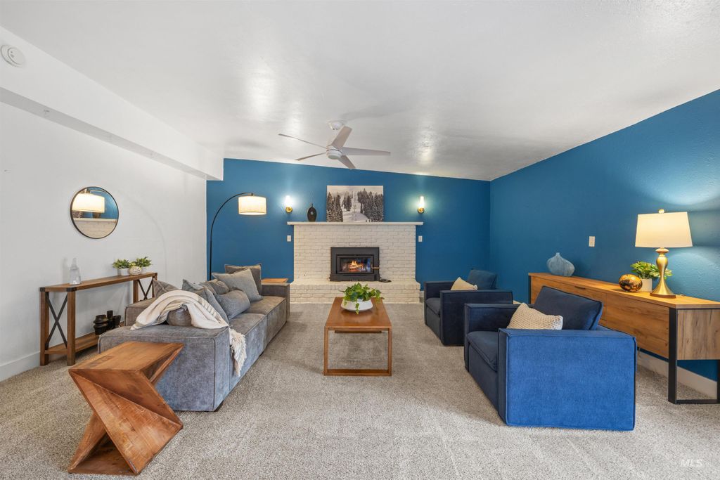 Photo of 916 E Mckinley Street, Boise, ID 83712 (MLS # 98977468)