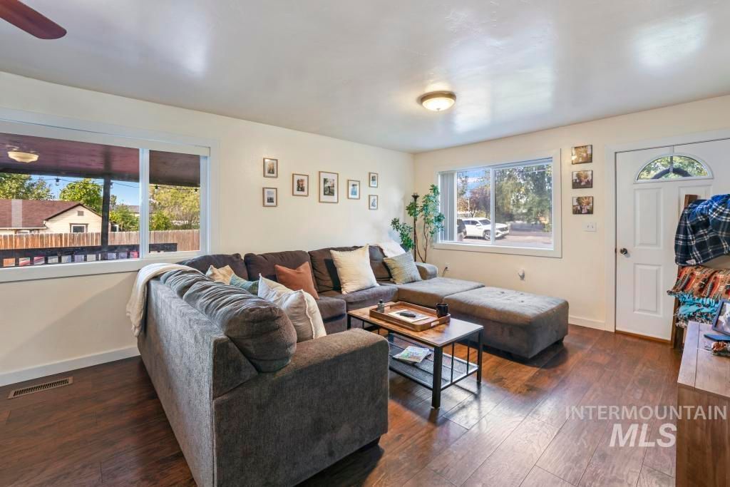 Photo of 4219 N 1400 E, Buhl, ID 83316 (MLS # 98964469)