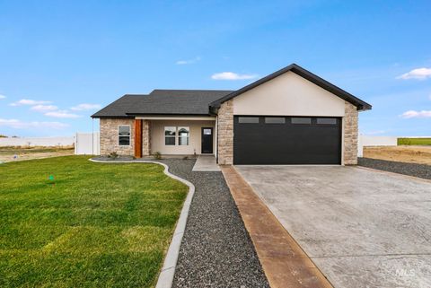 Photo of 1316 20th Ave E, Jerome, ID 83338 (MLS # 98962994)