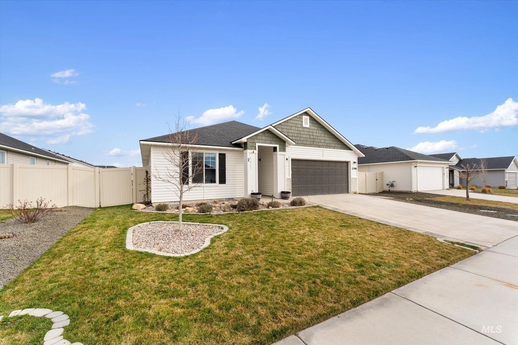 Photo of 12798 Devonshire St, Caldwell, ID 83607 (MLS # 98977904)