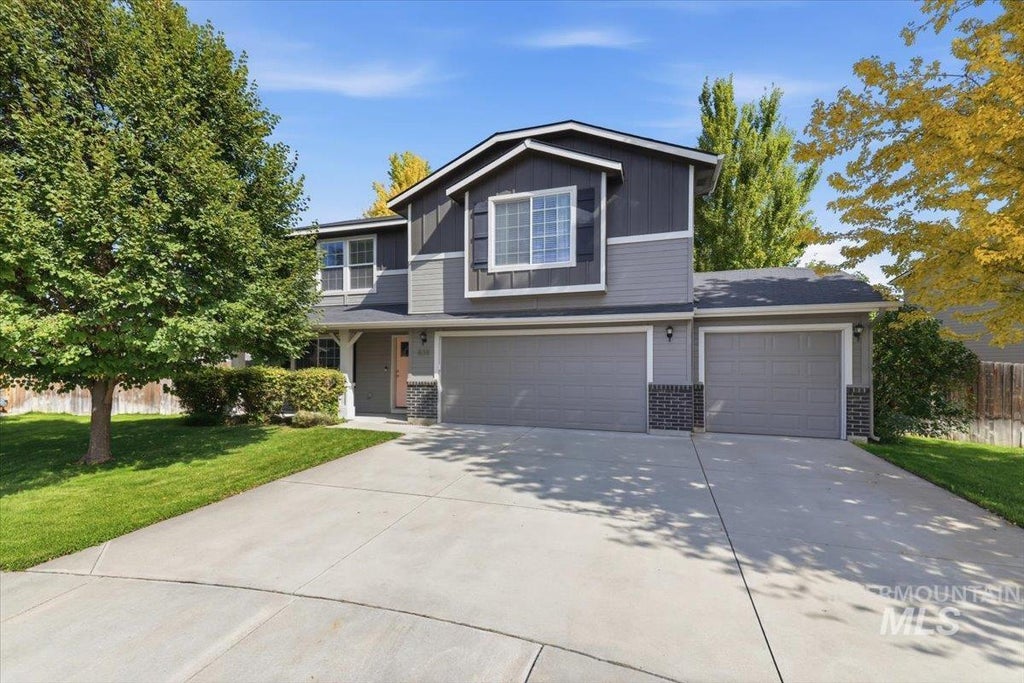 Photo of 838 E Sicily Ct, Meridian, ID 83642 (MLS # 99000172)