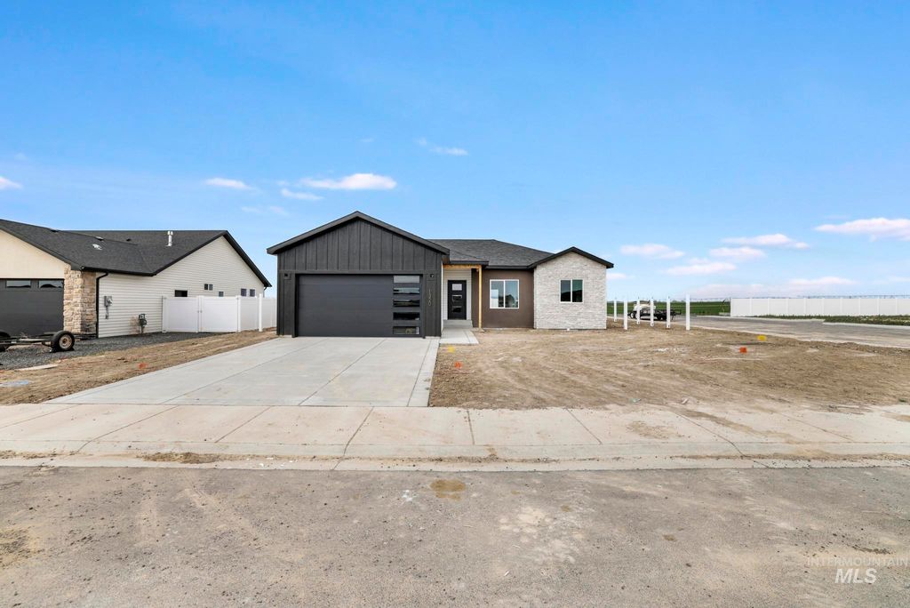 Photo of 1320 E 20th, Jerome, ID 83338 (MLS # 98980134)