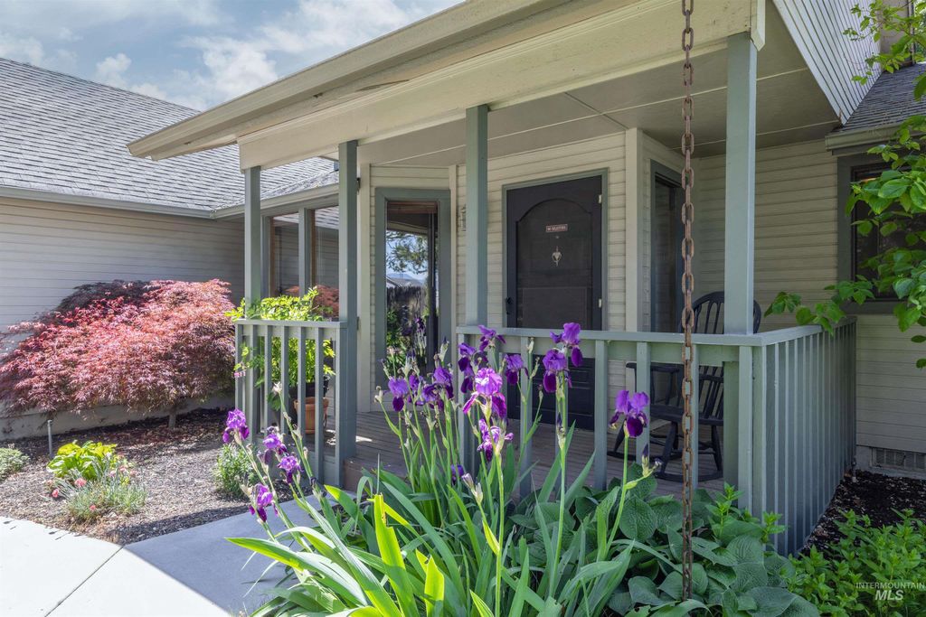 Photo of 2141 N Currant Pl, Boise, ID 83704 (MLS # 98987003)