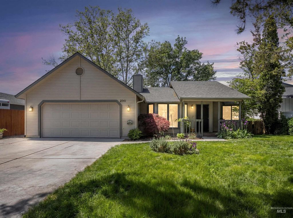Photo of 2141 N Currant Pl, Boise, ID 83704 (MLS # 98987003)