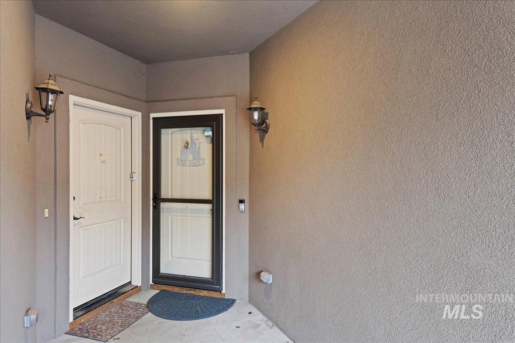 Photo of 5076 N Alworth St, Garden City, ID 83714 (MLS # 98972521)