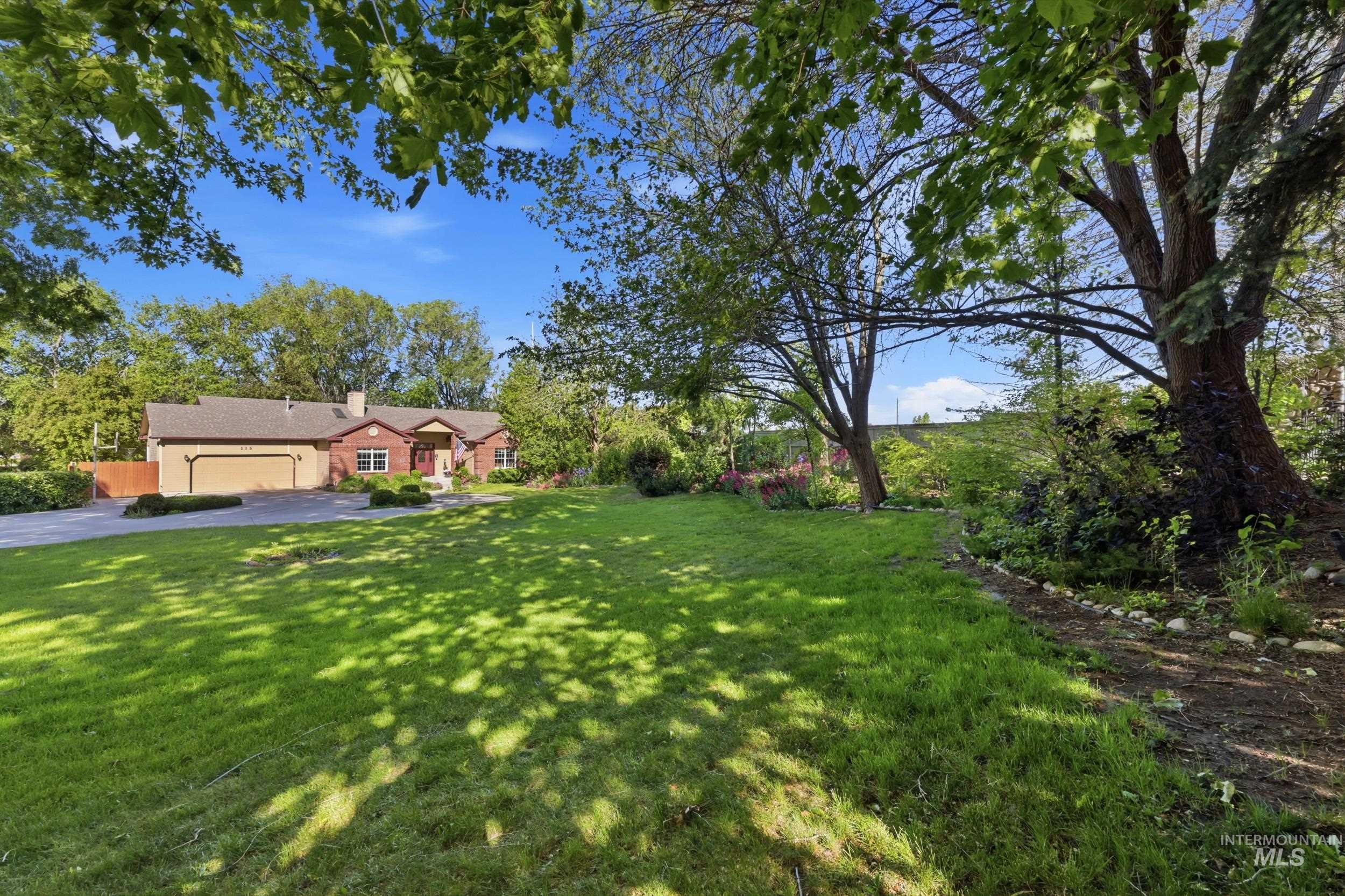 115 Walnut Creek Way