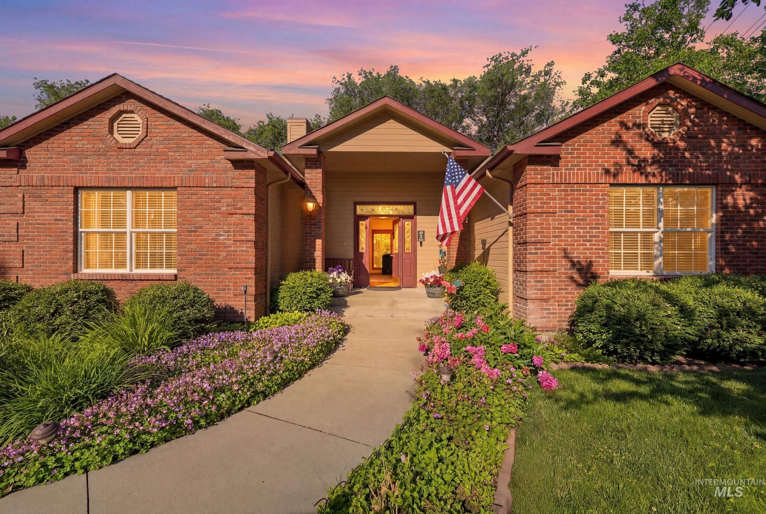 115 Walnut Creek Way