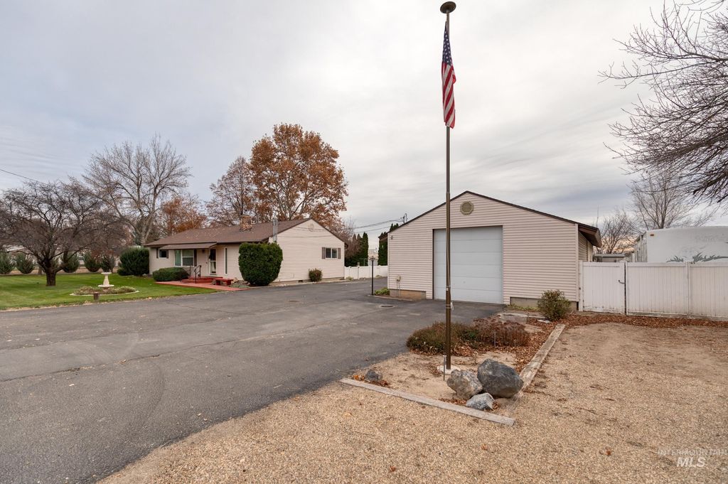 Photo of 9631 Cherry Lane, Nampa, ID 83687 (MLS # 98969030)