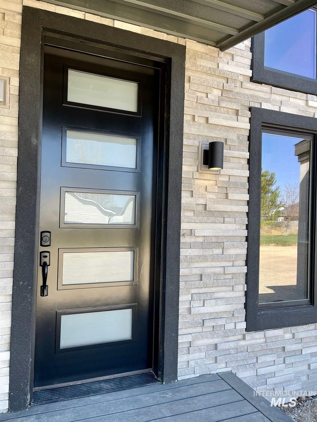 Photo of 87 S Boundary St, Nampa, ID 83651 (MLS # 98985393)