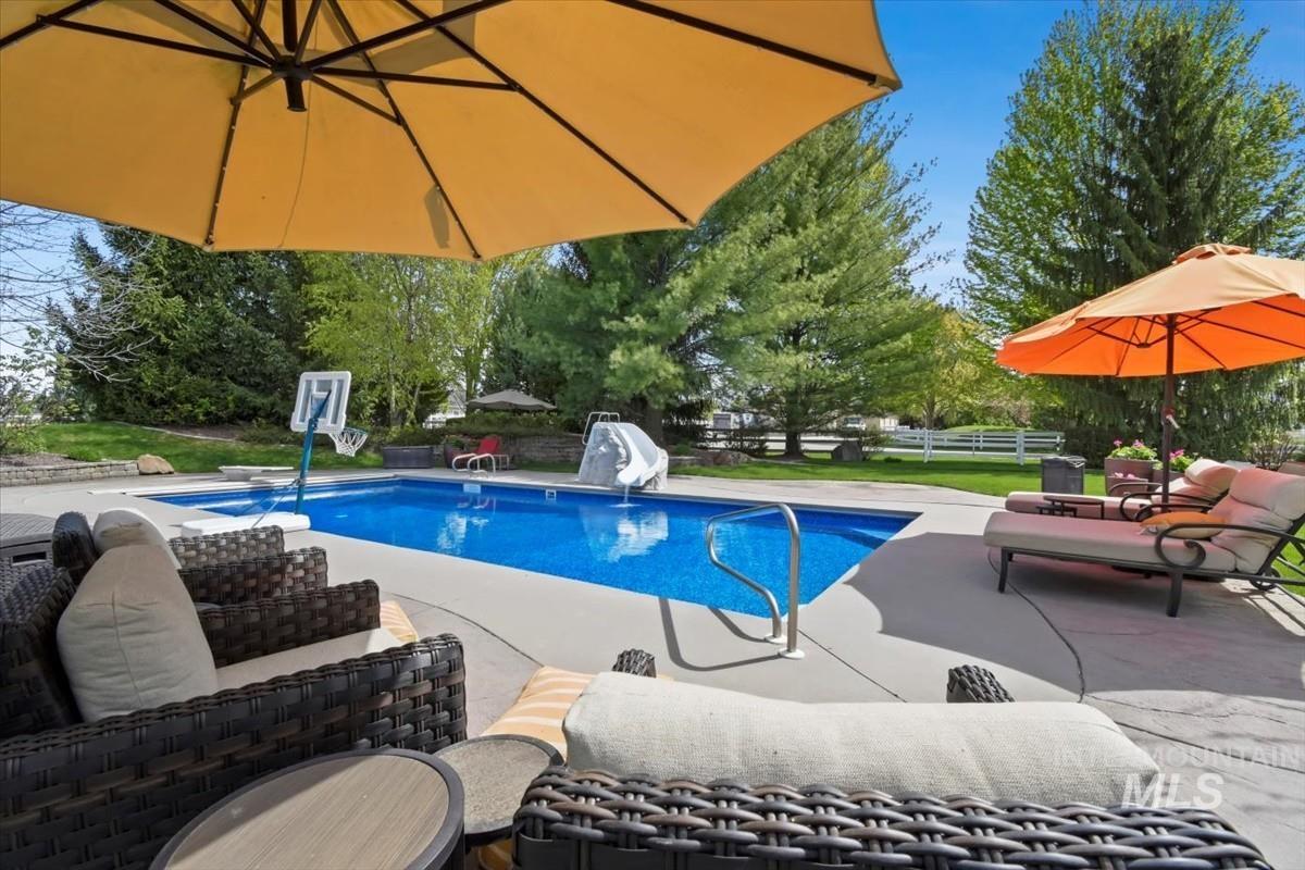 2958 W Champagne Ct.