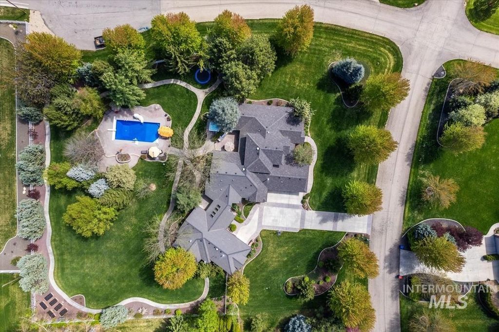 Photo of 2958 W Champagne Ct, Eagle, ID 83616 (MLS # 98983029)