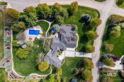 Photo of 2958 W Champagne Ct, Eagle, ID 83616 (MLS # 98983029)