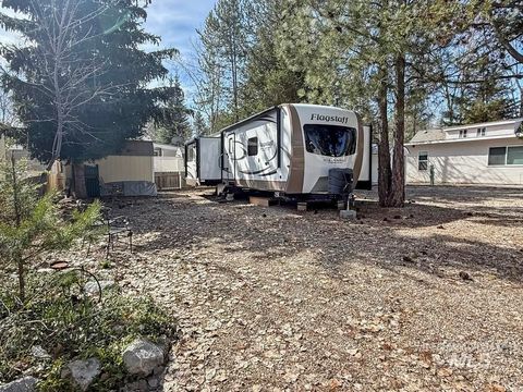 Photo of 45 A Street, Cascade, ID 83611 (MLS # 98985772)