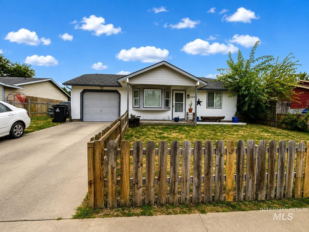 Photo of 2419 Sugar Cane Drive, Nampa, ID 83605 (MLS # 98999099)