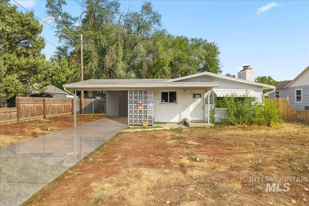 Photo of 1308 E Amity Ave, Nampa, ID 83686 (MLS # 98963396)
