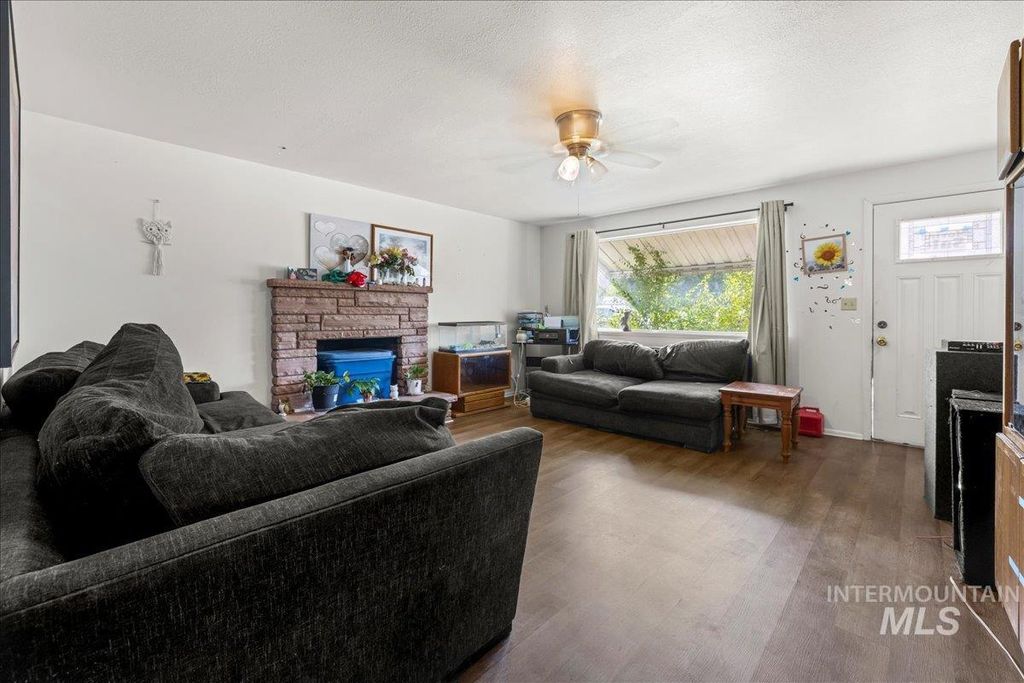 Photo of 1308 E Amity Ave, Nampa, ID 83686 (MLS # 98963396)