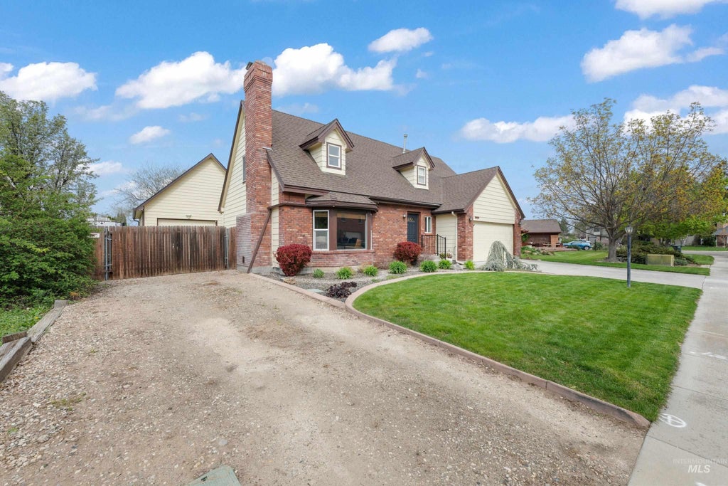 Photo of 1921 N Incline Way, Meridian, ID 83646 (MLS # 99000093)