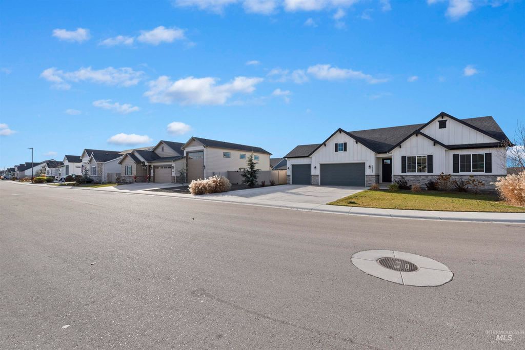 Photo of 18293 N. Begonia Way, Nampa, ID 83687 (MLS # 98969093)