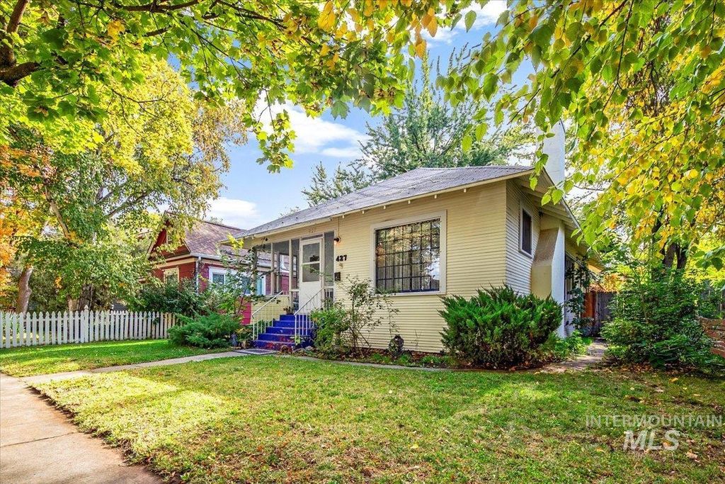 Photo of 427 W Thatcher St, Boise, ID 83702 (MLS # 98964951)