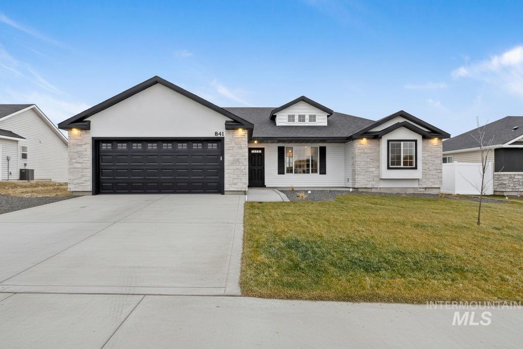 Photo of 841 Waveland Avenue, Filer, ID 83328 (MLS # 98972439)