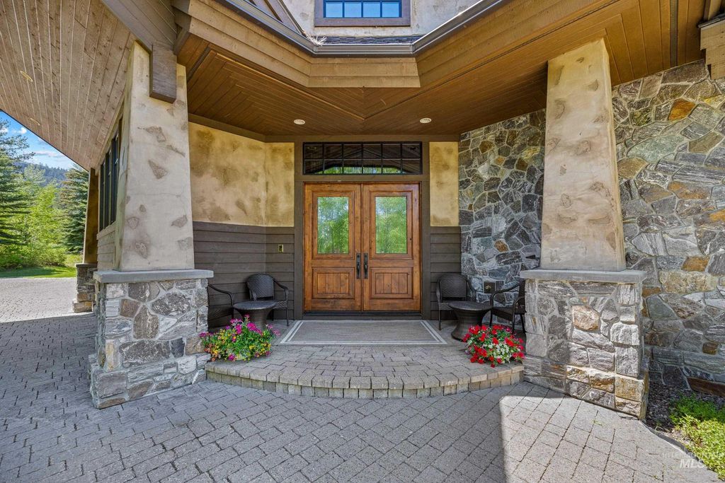 Photo of 791 Discovery Drive, Donnelly, ID 83615 (MLS # 98928525)