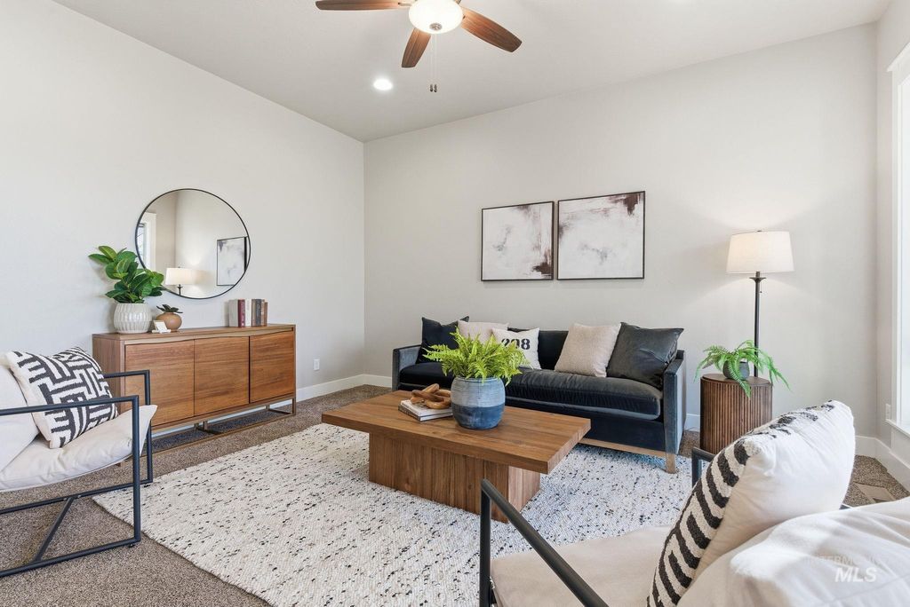 Photo of 3179 N Cherry Laurel Way, Star, ID 83669 (MLS # 98982701)