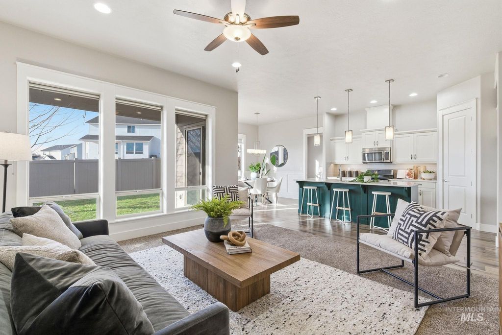 Photo of 3179 N Cherry Laurel Way, Star, ID 83669 (MLS # 98982701)