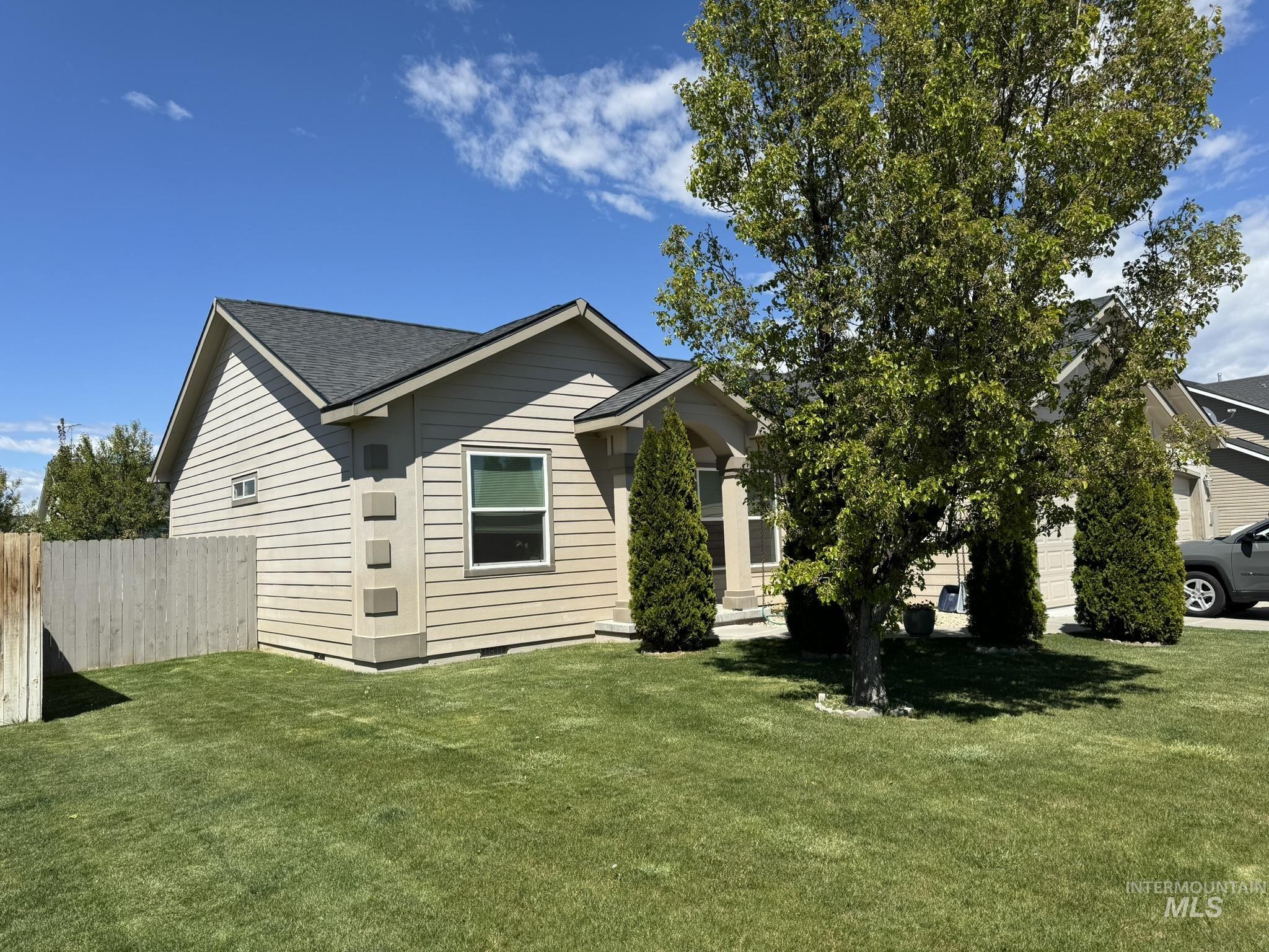 690 Sw Foley St

                                                                             Mountain Home                                

                                    , ID - $379,000