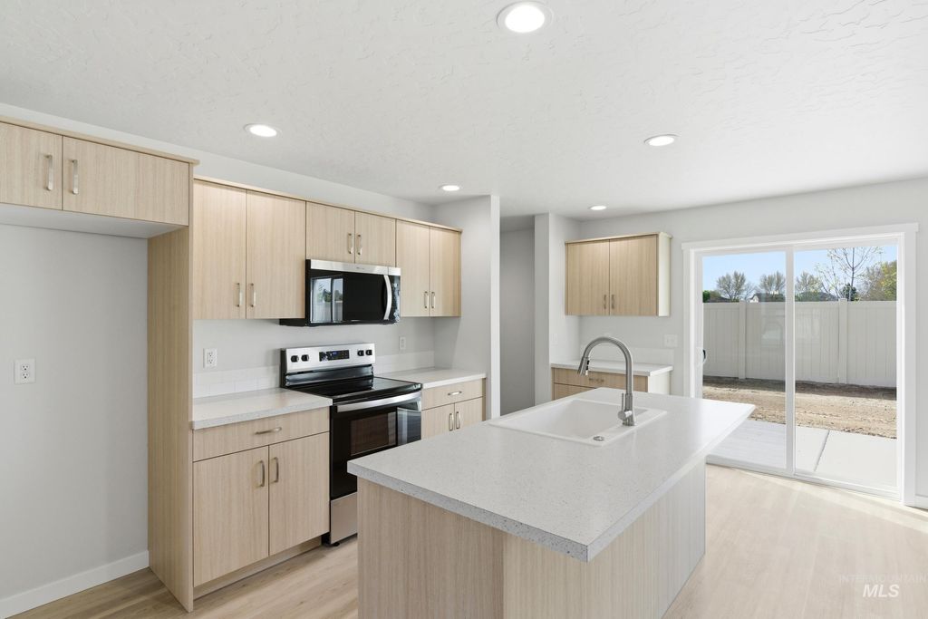 Photo of 13721 Redway Ct, Caldwell, ID 83607 (MLS # 98985537)