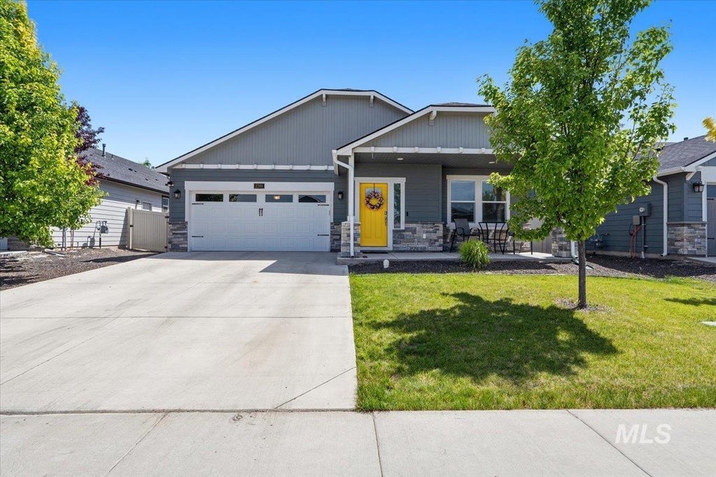Photo of 2301 W Skylar St, Nampa, ID 83686 (MLS # 99003205)