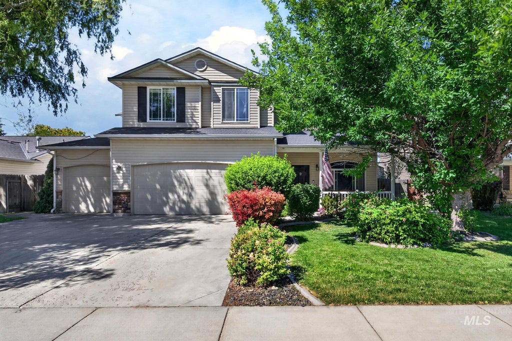 Photo of 5020 Northrup Way, Caldwell, ID 83607 (MLS # 98993880)