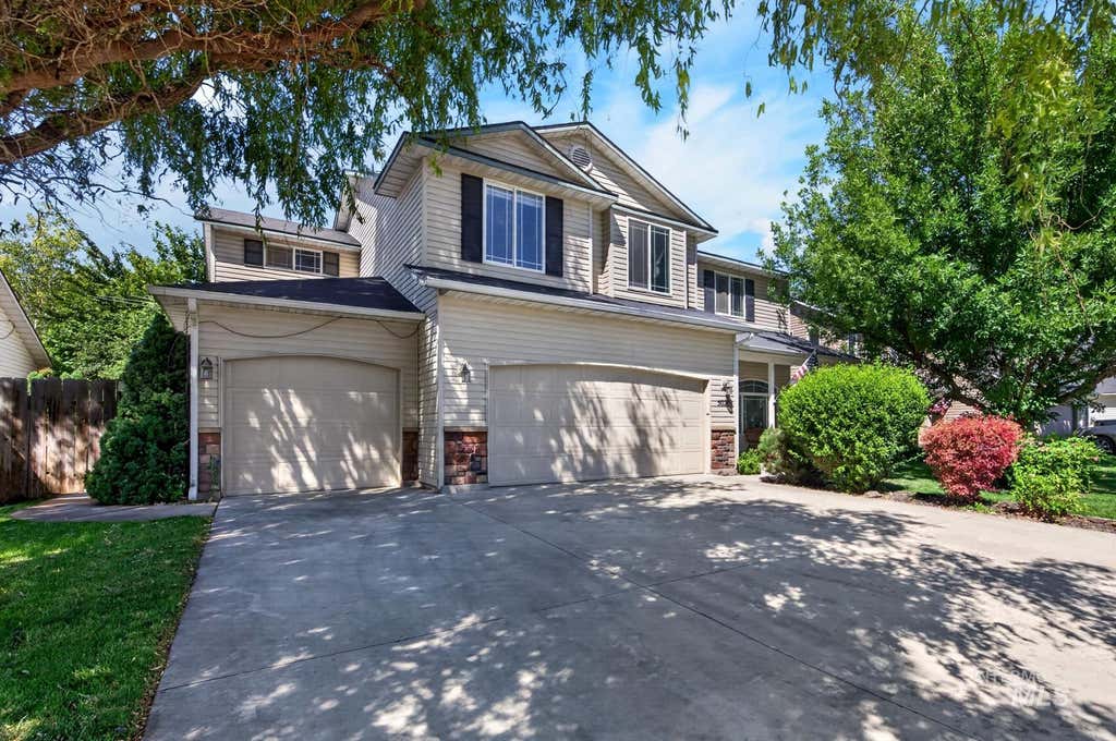 Photo of 5020 Northrup Way, Caldwell, ID 83607 (MLS # 98993880)