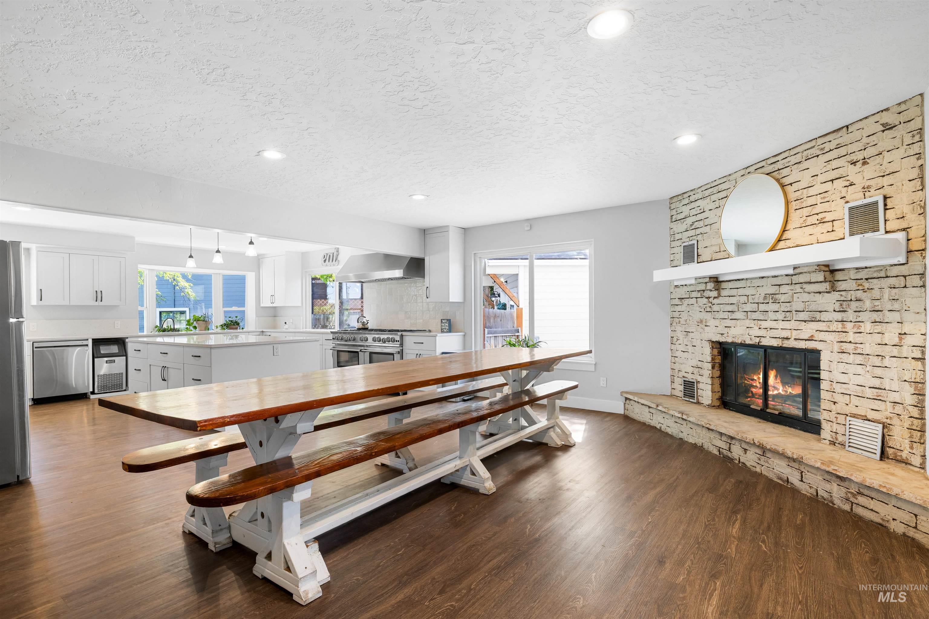 9439 W Stonehill Ct