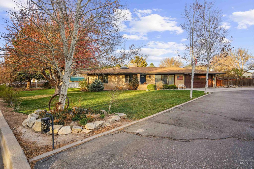 Photo of 750 Mae Dr, Twin Falls, ID 83301 (MLS # 98980216)