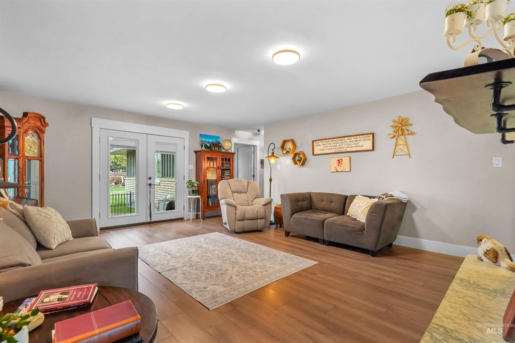 Photo of 750 Mae Dr, Twin Falls, ID 83301 (MLS # 98980216)