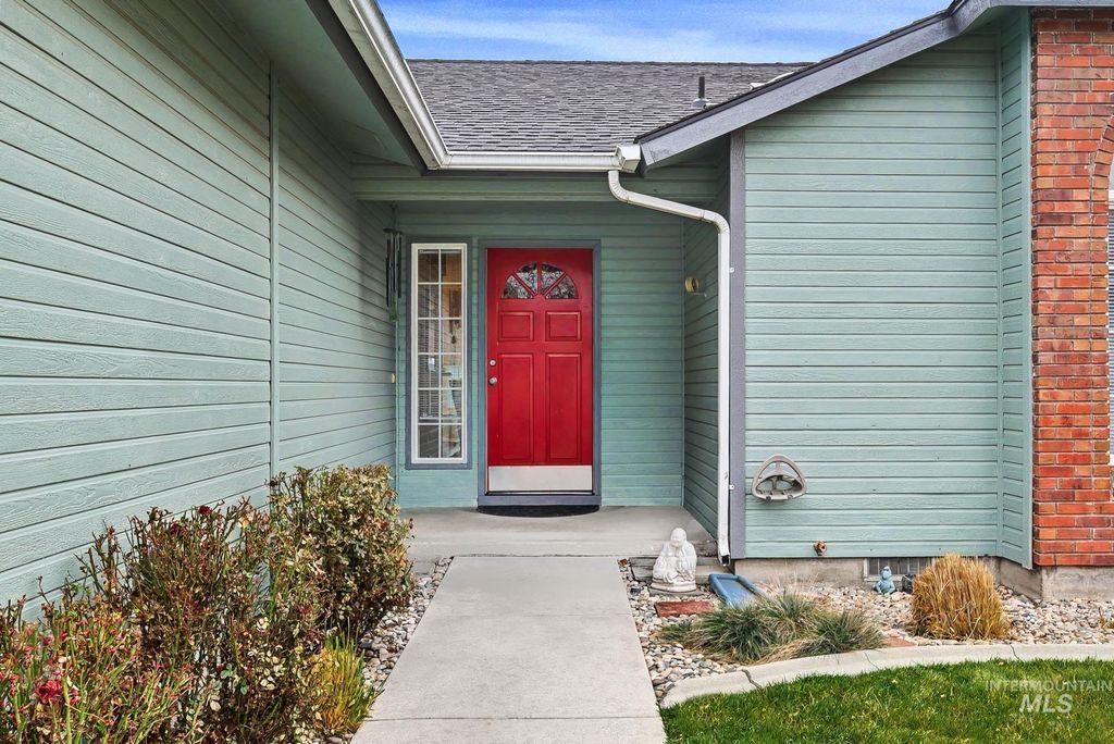 Photo of 10411 W Rifleman St, Boise, ID 83704 (MLS # 98976885)