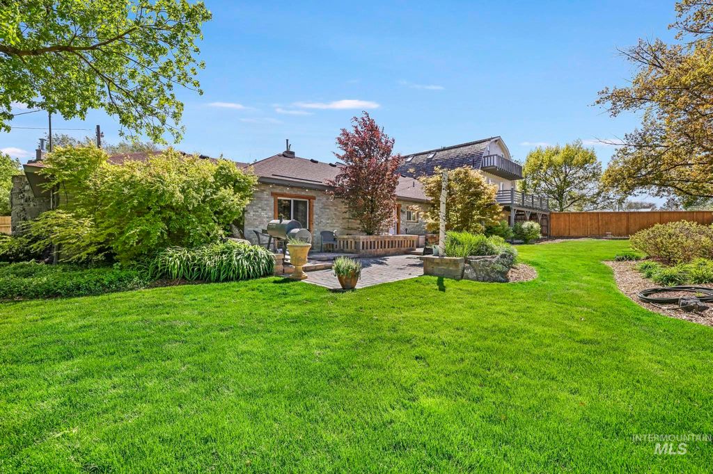 Photo of 564 S South Blue Lakes Blvd, Twin Falls, ID 83301 (MLS # 98977945)