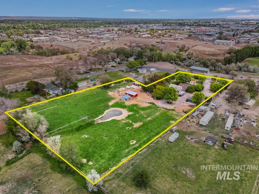 Photo of 564 S South Blue Lakes Blvd, Twin Falls, ID 83301 (MLS # 98977945)