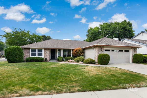 3605 S CROSSPOINT AVE, BOISE, ID 83706 - Image 6fb67e05c4ffae1f62d1c2a5debc27ee/2096960373