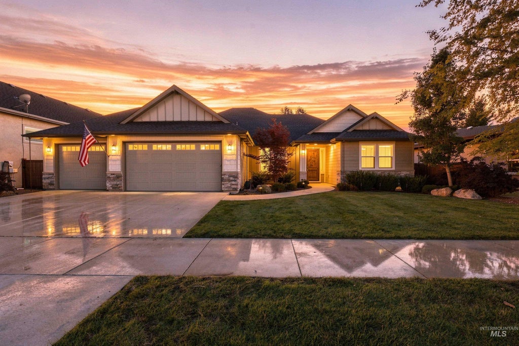 Photo of 133 S Baxter Way, Eagle, ID 83616 (MLS # 99001136)