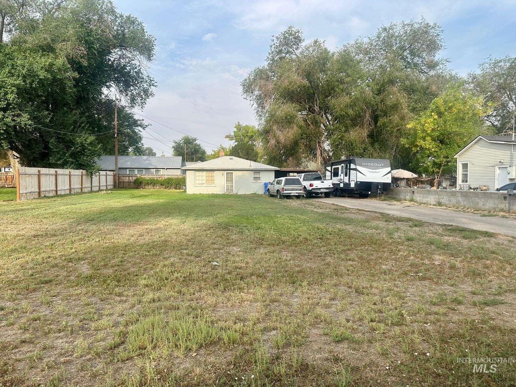 Photo of 421 Elm St. N St, Twin Falls, ID 83301 (MLS # 98961118)