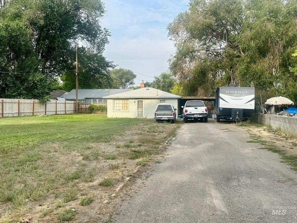 Photo of 421 Elm St. N St, Twin Falls, ID 83301 (MLS # 98961118)