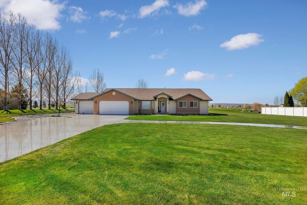 Photo of 3527 E 3195 N, Kimberly, ID 83341 (MLS # 98968663)