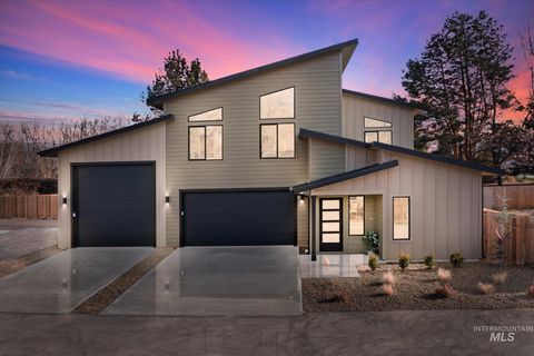 Photo of 5612 W Grover St, Boise, ID 83705 (MLS # 98980697)